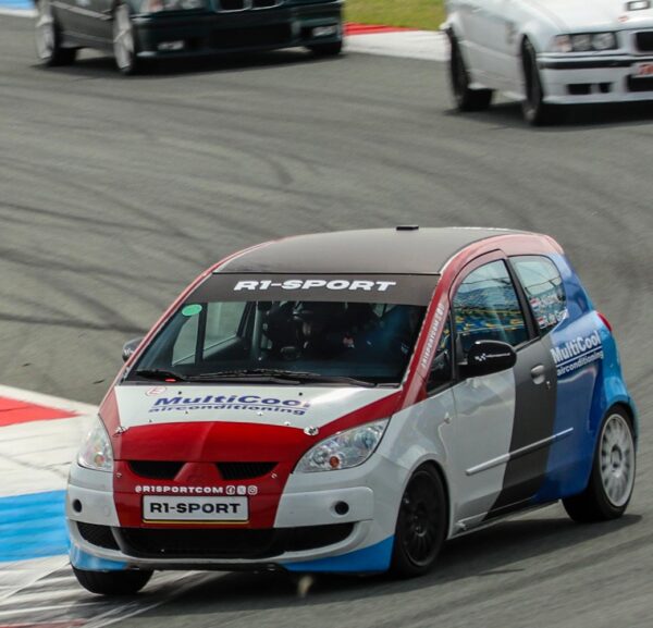 R1-Sport Zelf rijden op Circuit